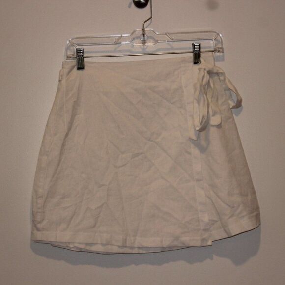 ASOS White Wrap Mini Skirts Women's Size 6 - Picture 1 of 6